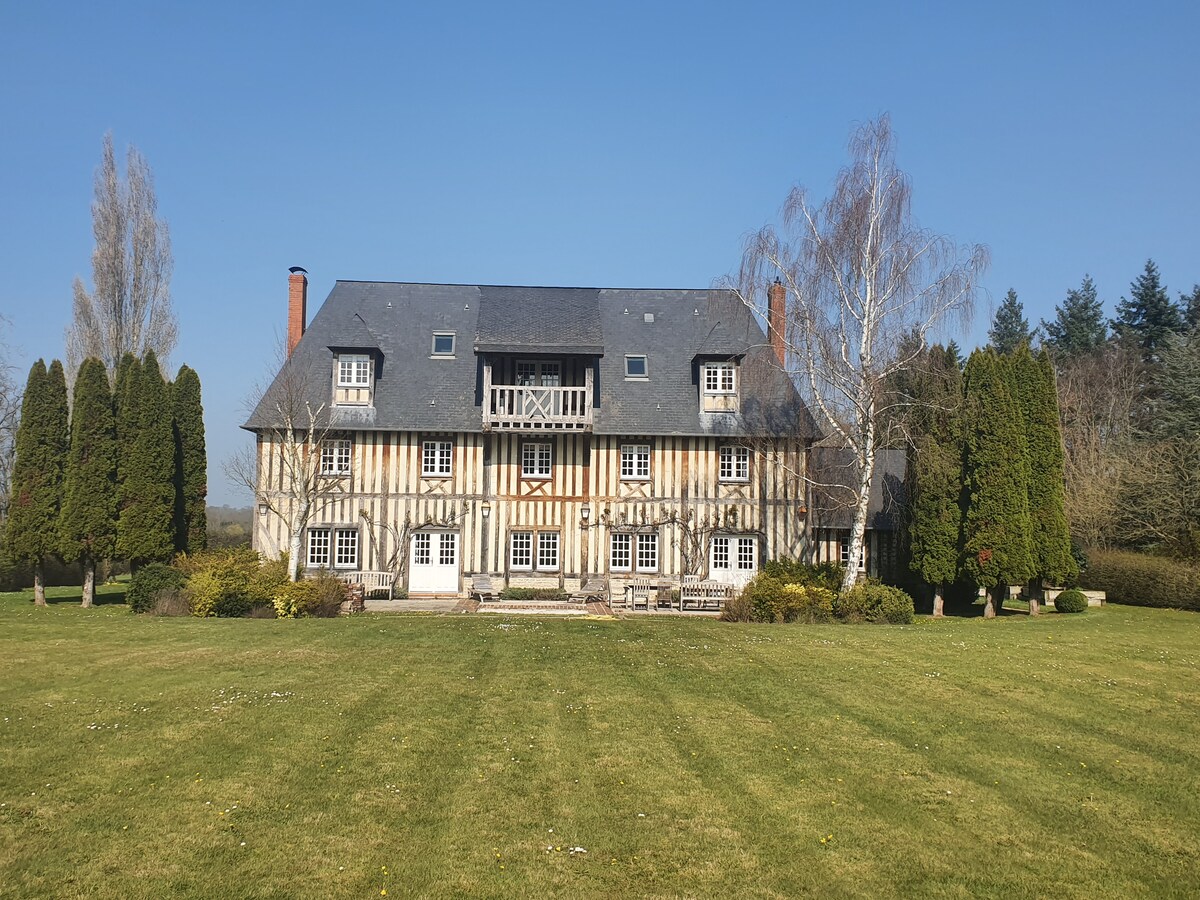 Demeure Les Ormes overview 3