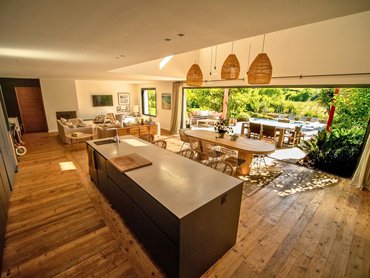 Villa Loreteian overview 2
