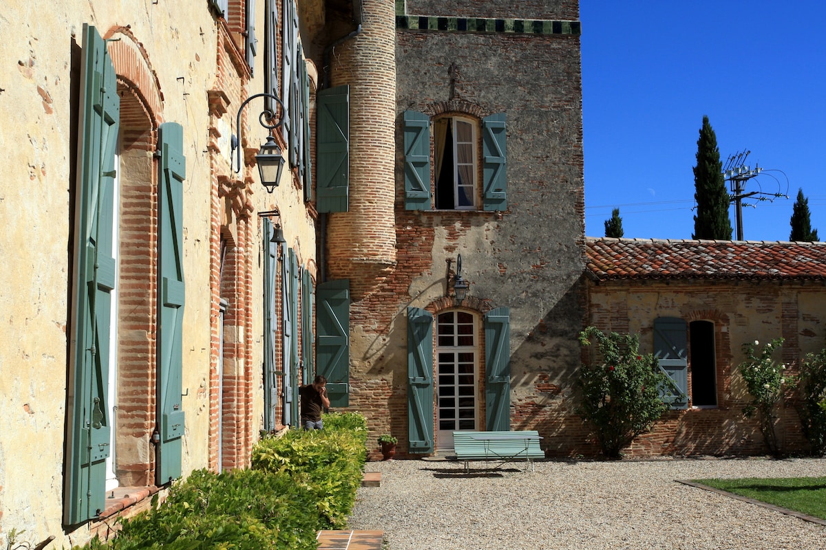 Château d'Issus overview 2