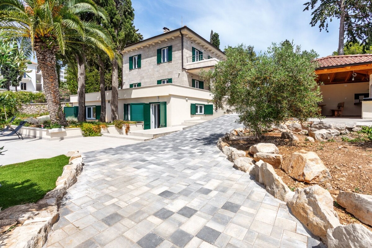 Villa Stina overview 1