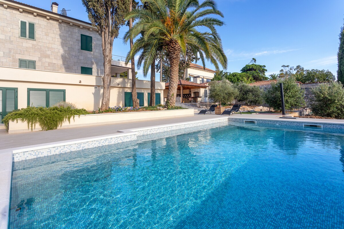 Villa Stina overview 2