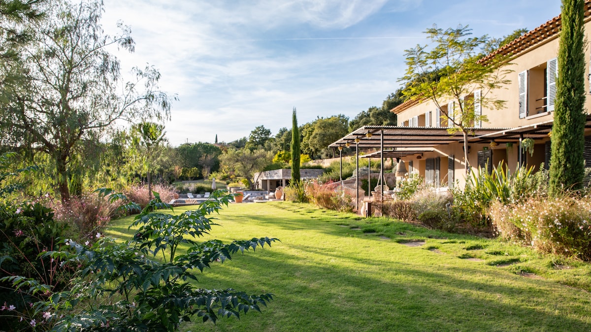 Villa Beauvallon overview 1