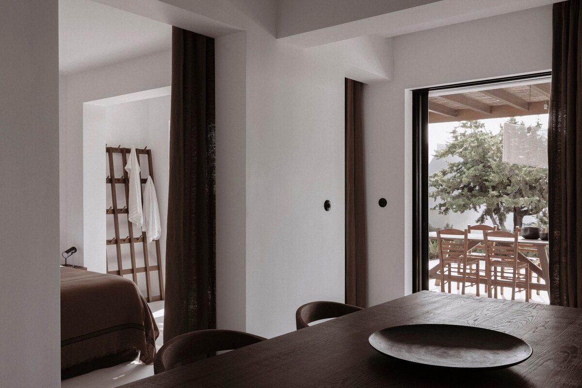 Villa Ouzo overview 3