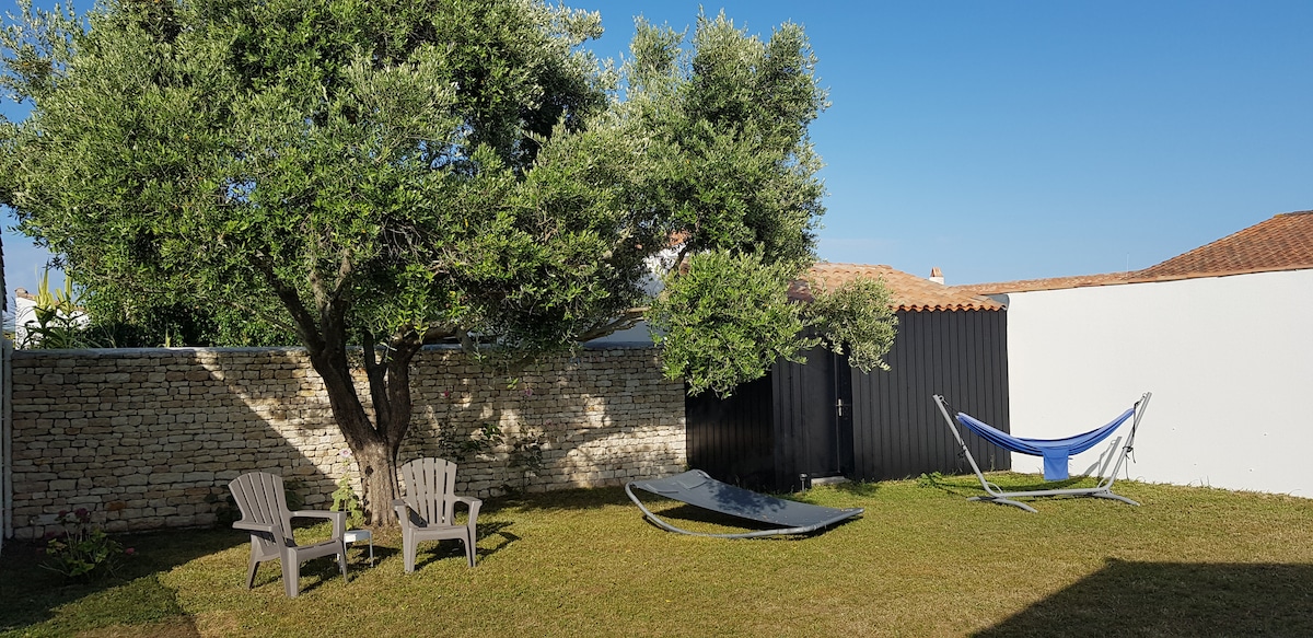 Maison La Couarde overview 3