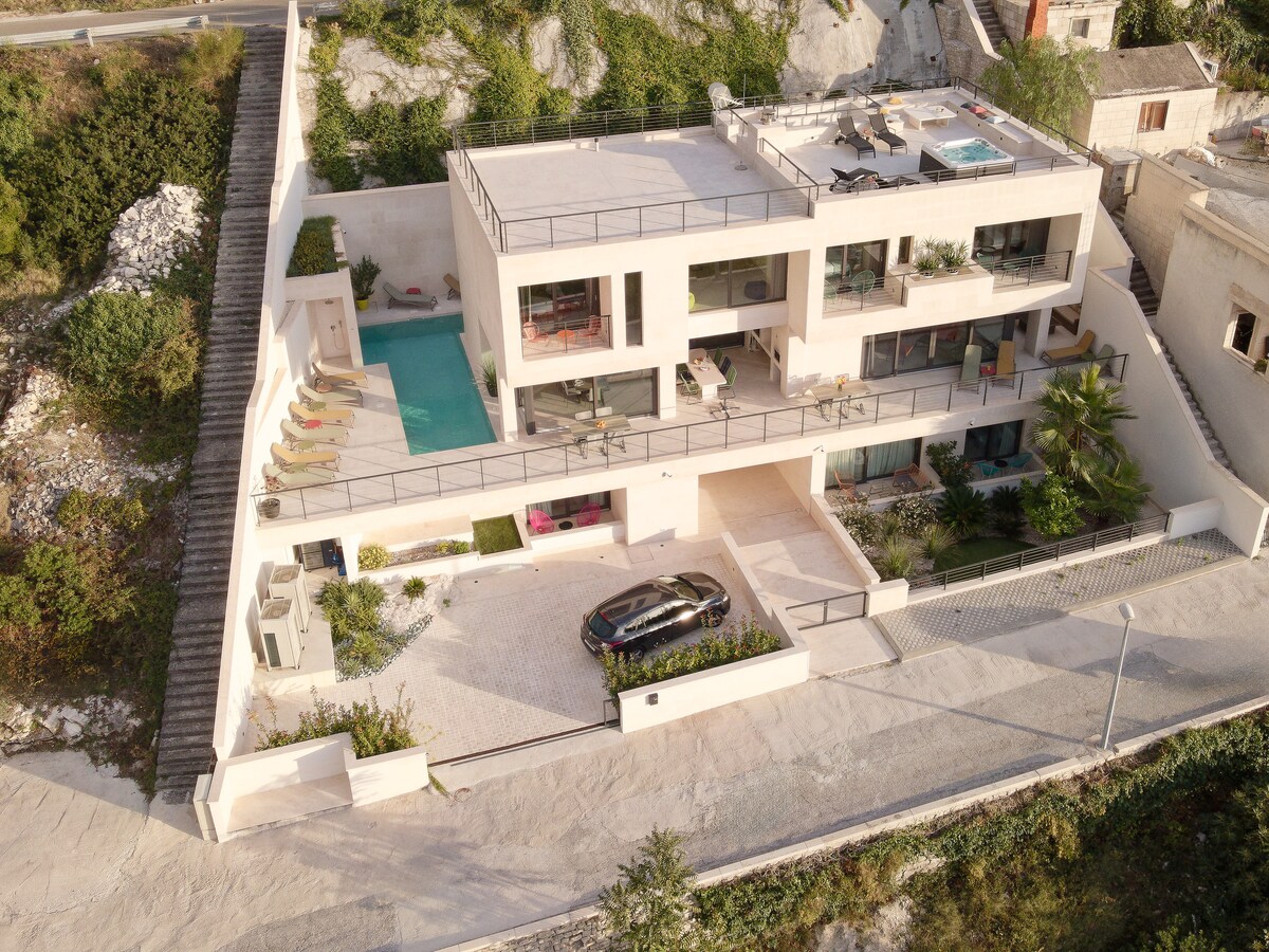 Villa Bonaca overview 1
