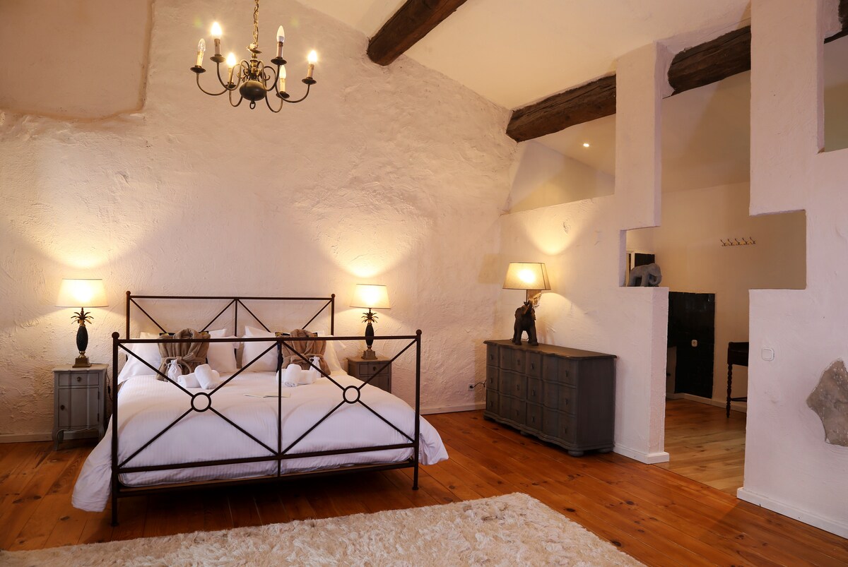 Château Villarlong overview 3