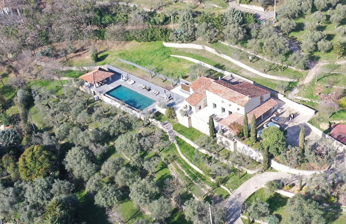 Villa des Crêtes overview 2