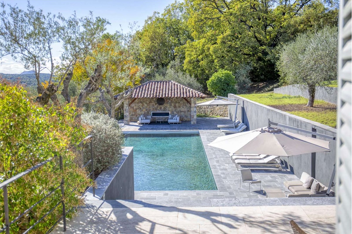 Villa des Crêtes overview 3