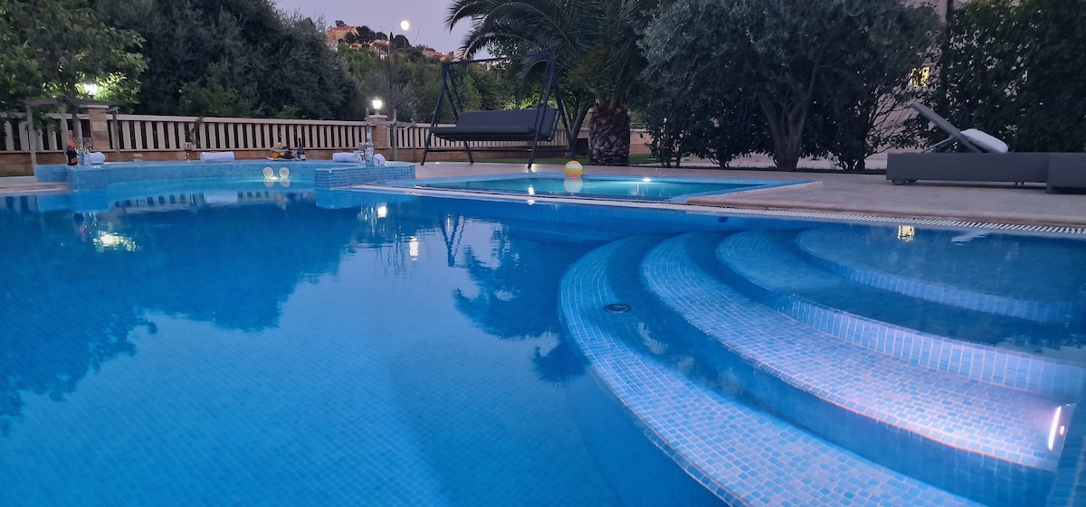 Villa Kaštel overview 2