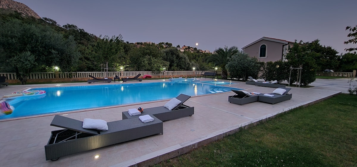 Villa Kaštel overview 3