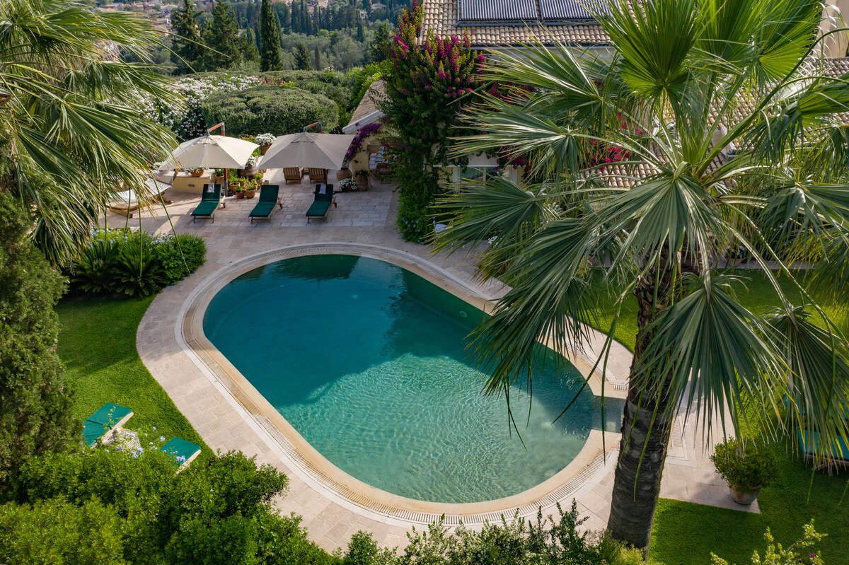 Villa Salamandra overview 1