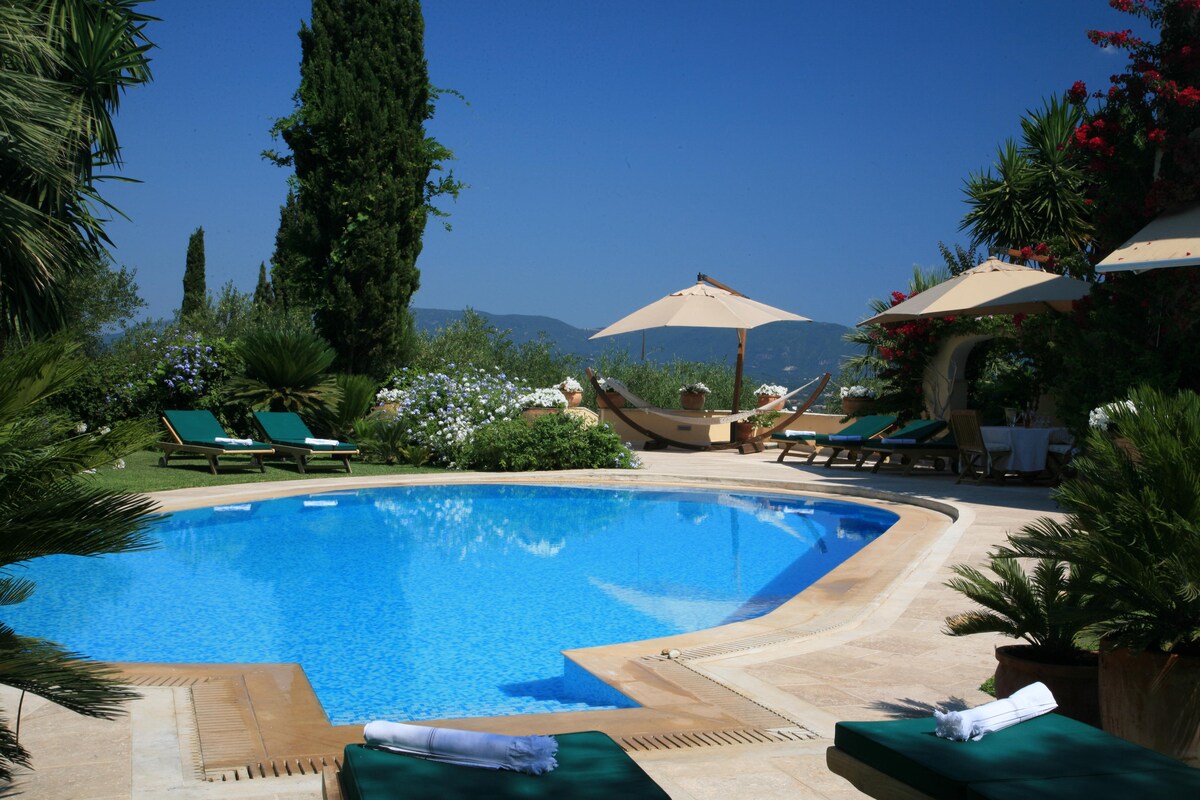 Villa Salamandra overview 3