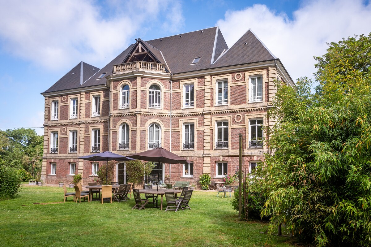Le Domaine du Petit Château overview 1