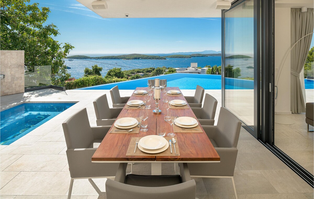 Villa Fortuna overview 3