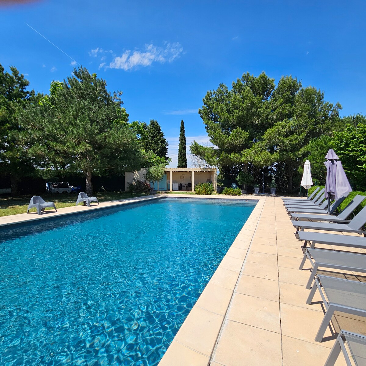 Domaine des Trois Maisons overview 2
