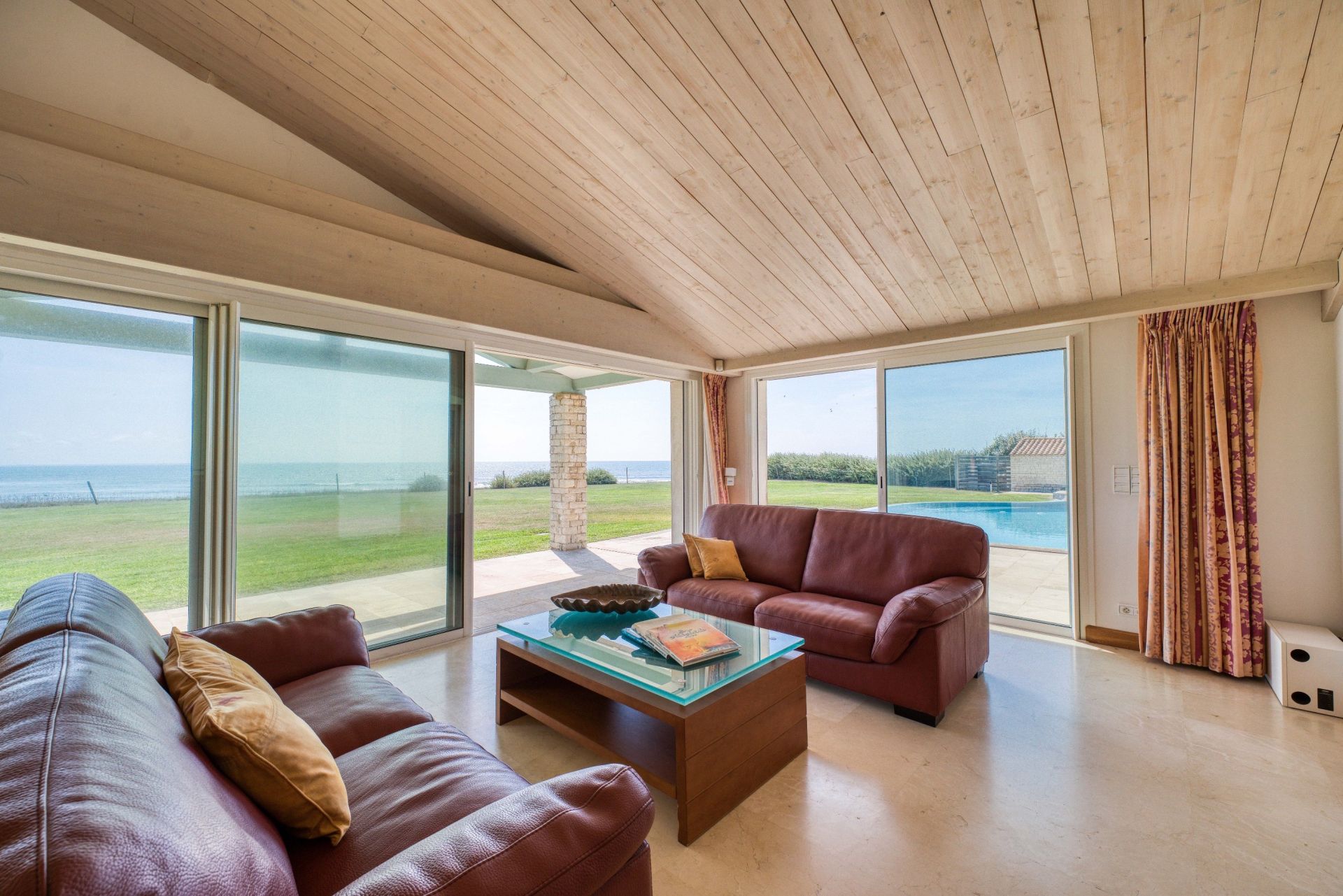 Sale Luxury house Sainte-Marie-de-Ré 11 Rooms 480 m² overview 1