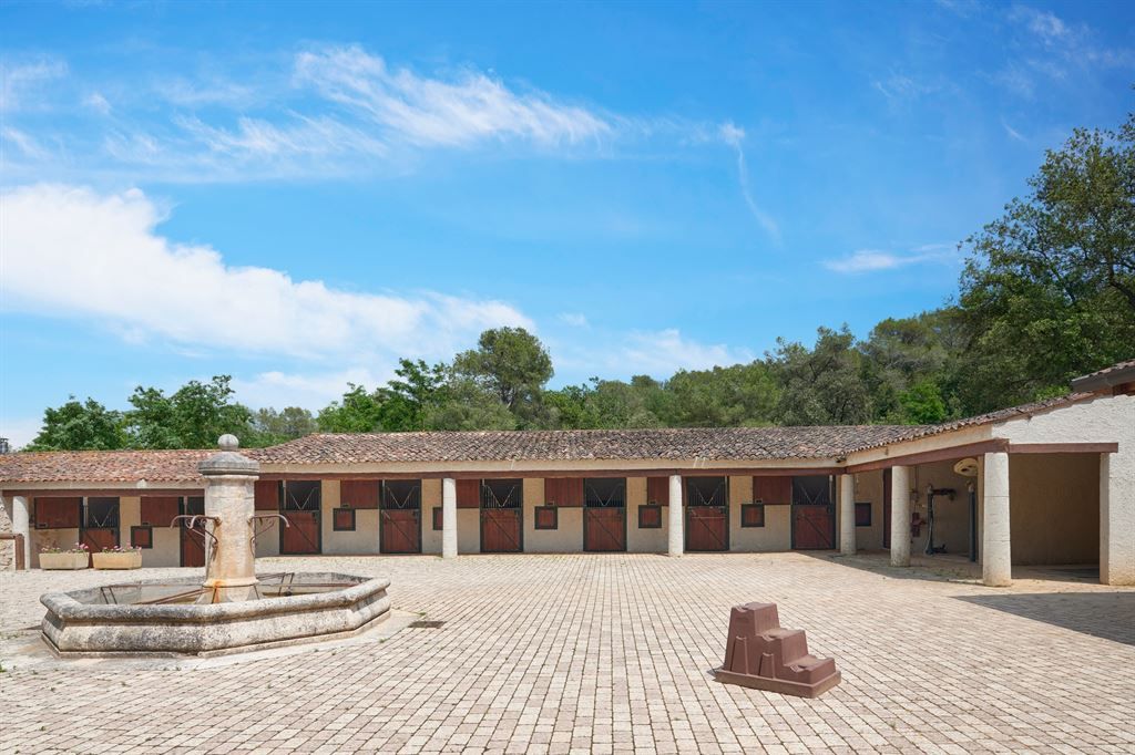 Sale Equestrian property Roquefort-les-Pins 14 Rooms 700 m² overview 1