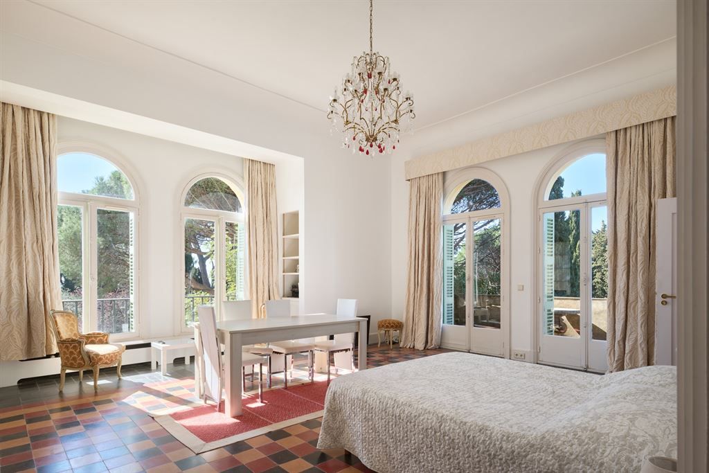 Sale Castle Biot 39 Rooms 2851 m² overview 1